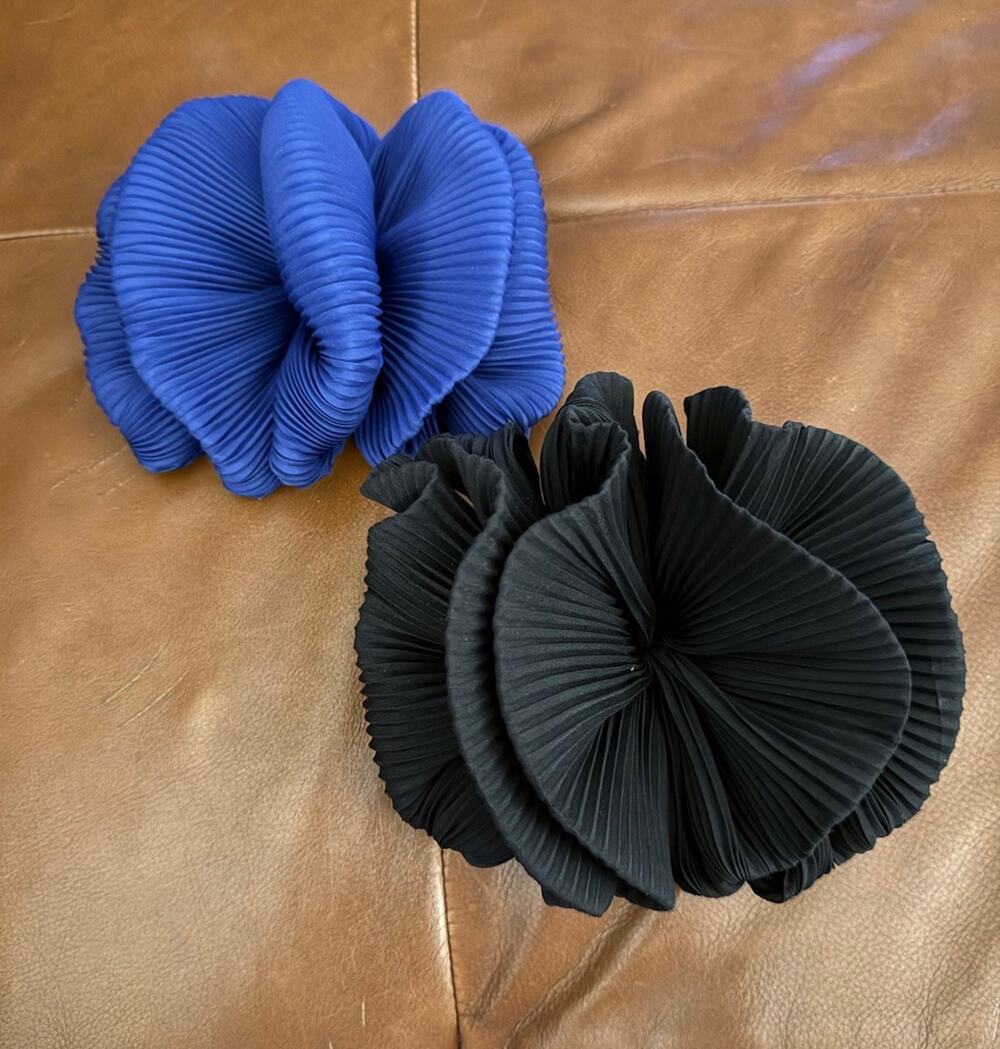 Vintage Hair Barrette Bow Ruffle 1980’s Oversized Set Of 2 Blue Black